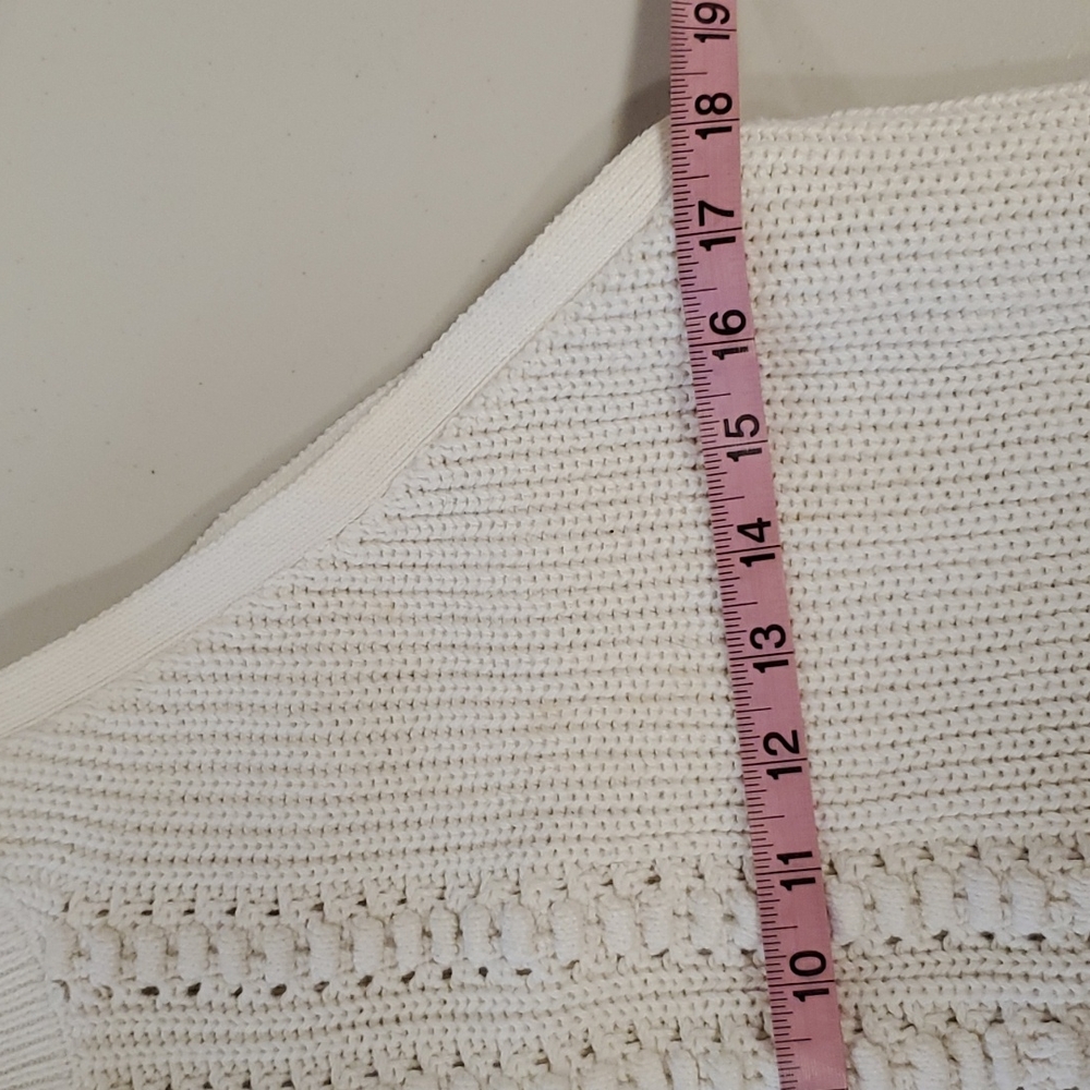 The Limited White sleeveless crew neck cable knit sweater sz. Lg. - Picture 6 of 7